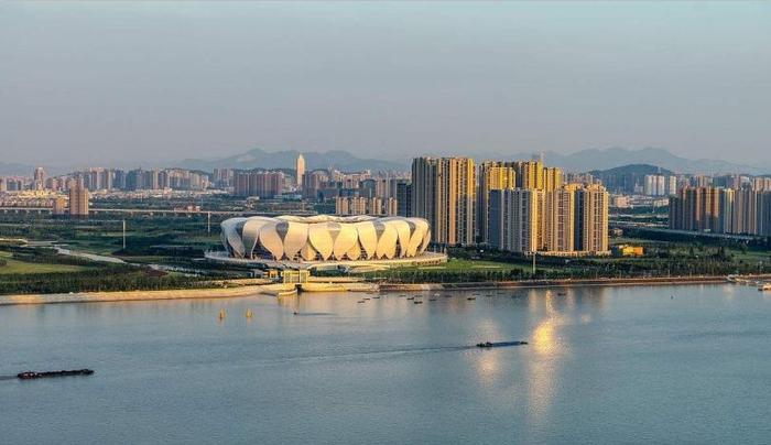 中国直辖市、 国家中心城市、长江上游地区经济、金融、商贸物流、科技创新和航运中心